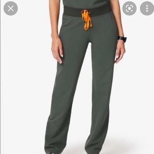 LP moss Livingston style figs scrubs